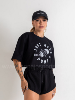 Cropped Max Oversized na internet