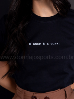 T-shirt Premium O Amor Cura na internet