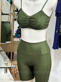 Conjunto Top e Short Canelado Com Bolsos Laterais - comprar online