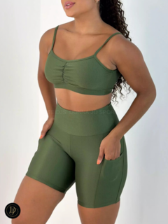 Conjunto Top e Short Canelado Com Bolsos Laterais na internet