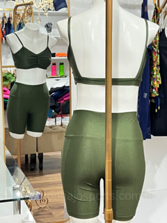 Conjunto Top e Short Canelado Com Bolsos Laterais