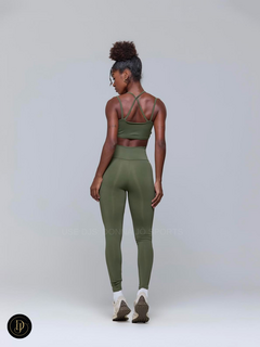 Conjunto Top e Legging Cross na internet