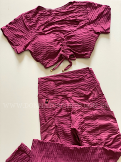 Conjunto Cropped e Legging Ondinha Fitness na internet