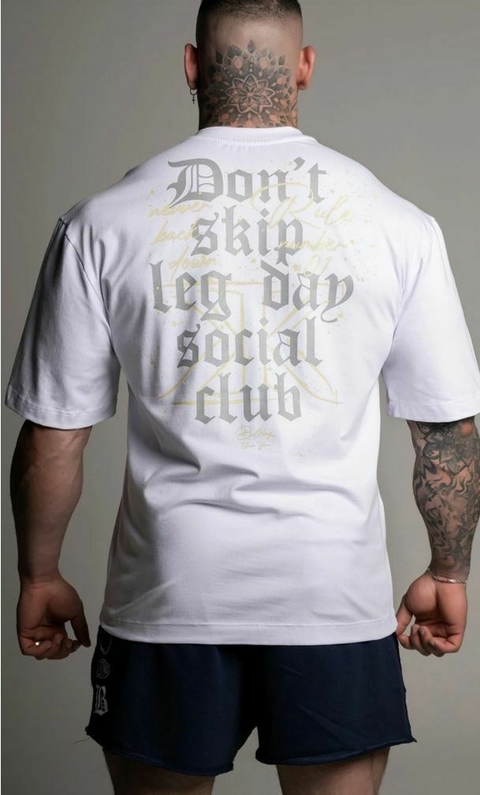 CAMISETA OVERSIZED DONT SKIP BRANCA