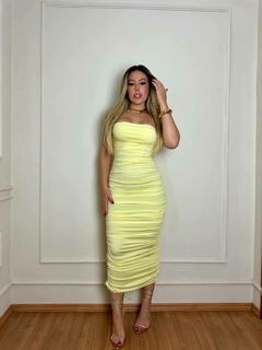 Vestido longo franzido - amarelo - comprar online