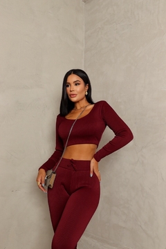 Conjunto canelado 3D na internet