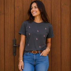 T-Shirt Feminina Gola Redonda Bordado Flamingo em Algodão 100% - loja online