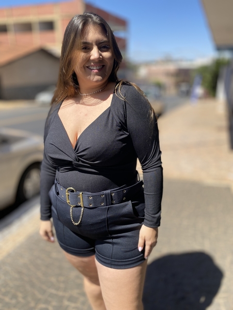 Body Mari – Canelado Premium Manga Longa com Nó no Decote – Plus Size & Midsize
