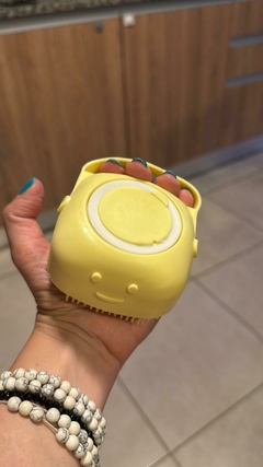 Cepillo de baño con dispenser - comprar online