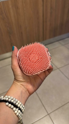 Cepillo de baño con dispenser - tienda online