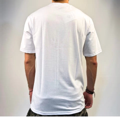 REMERA CMMNTY CAPSULA "CHANCLA" en internet