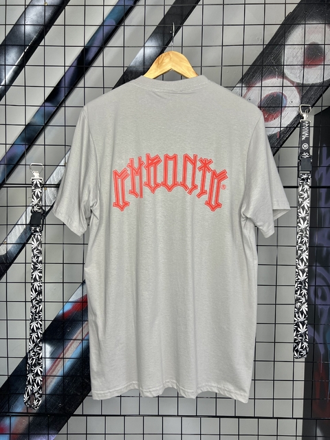 Camiseta Chronic Letter Back Cinza - comprar online
