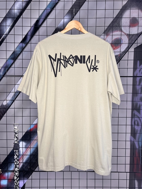 Camiseta Chronic Tag Pixo Caqui - comprar online