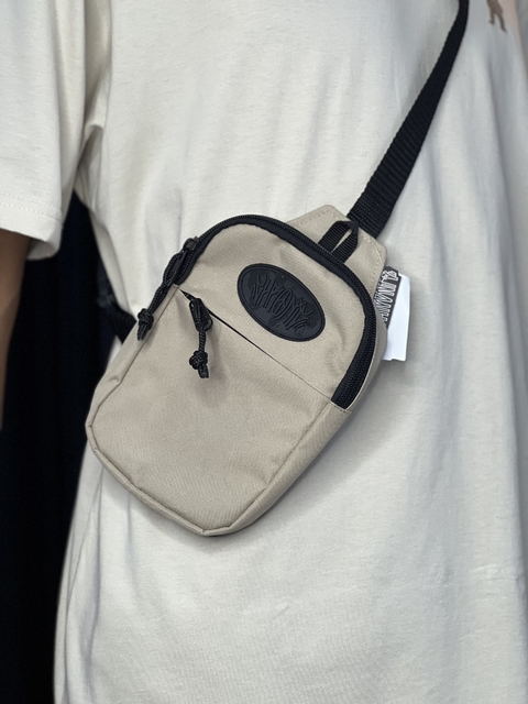 Shoulder Bag Transversal Chronic Tag Areia - comprar online
