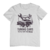 Camiseta com estampa de carro esportivo e ferramentas, com a frase "TUNING CARS TO FLY ON THE ROAD".