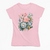 Camiseta feminina com estampa floral colorida, apresentando flores em tons de rosa e azul.