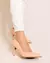 Judite - Scarpin Feminino Fechado Bico Fino Salto Fino Nude - comprar online