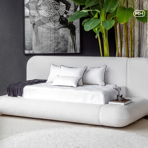 Almofada Royalle Moss Home em linho branco com rolete em linho preto 50x25 cm