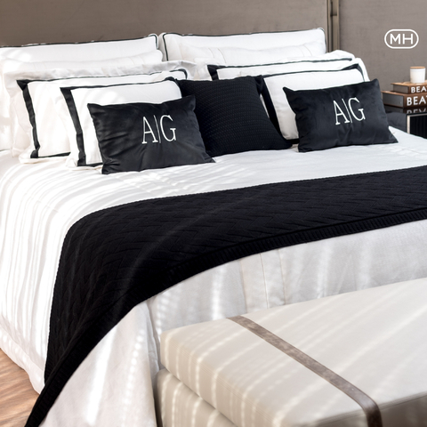 Enxoval Sofia 8 peças - King com Cobre leito + Almofada Bordada - comprar online