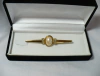 Broche Prendedor Traba Vintage Dorado Con Perla Estuche Pana