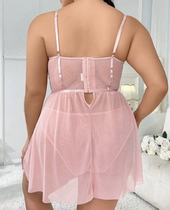 Babydoll rosa, con bordados de flores. en internet