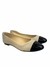 Sapatilha Capodarte Off White com Bico em Verniz Preto