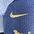 Camisa Chelsea Treino 23/24 - Jogador Nike Masculina - Azul com detalhes em branco e dourado - Trajados FC | Camisas de Futebol