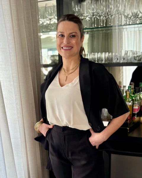 Blusa com Transpasse e Faixa na internet