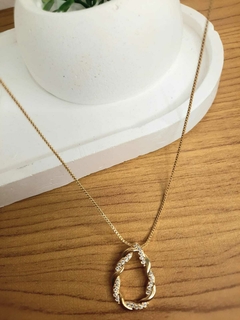 Colar Gota Cravejada Banho de Ouro 18K