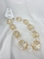 Colar com contas de cristal transparente e detalhes em dourado. - comprar online