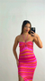 VESTIDO TRICÔ ROSA COM LARANJA ASSIMÉTRICO MIDI COM DECOTE FRONTAL na internet