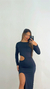 VESTIDO LONGO PRETO COM RECORTE E FENDA LATERAL