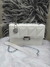 Cartera white cadena plateada en internet
