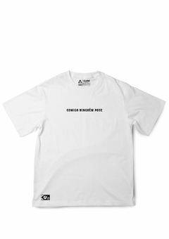 Camiseta Básica - Comigo Ninguém Pode na internet