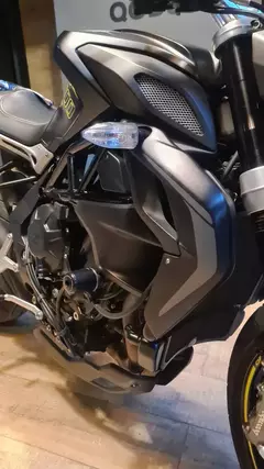 MV Agusta | Brutale 800 Dragster - Bros Motorcycles