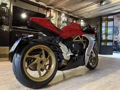 MV Agusta | Superveloce 800