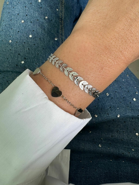 Mix Duas Pulseiras, Escama e Corações Banho de Ródio Branco