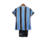 Kit infantil do Grêmio I 23/24 da Umbro, com camisa azul listrada e shorts pretos.