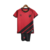 Kit infantil do Athletico Paranaense na cor vermelha e preta, composto por camiseta e short.