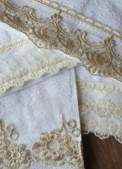 Toalla con detalle - comprar online