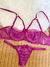 Conjunto esmeralda com alças fixadas na internet