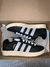 Adidas Campus Cuerina negras, tiras blancas, zuela marrón - Go Step Up