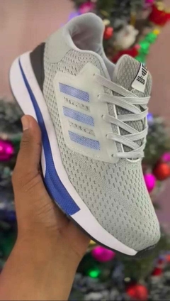 ¡2x1 en Zapatillas Adidas Galaxis! Estilo, comodidad y envío gratis - JGrande