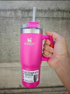 Vaso Térmico IMPORTADO Stanley® 1.2lts + Botella 500 ml Stanley