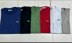 ¡ESTILO Y CALIDAD EN DUPLICADO! 2x1 en Remeras Lacoste + Gorra de Regalo - comprar online