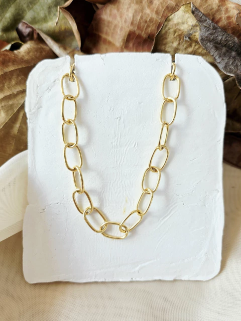 Colar choker elos ovais banhada a ouro 18k