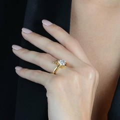 Anel Dourado Solitário Coração em Zircônia - comprar online