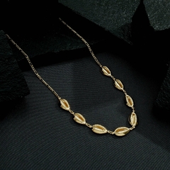 Colar Dourado Búzios na internet
