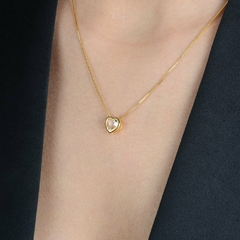 Colar Dourado de Pedra Natural em formato de Coração - comprar online