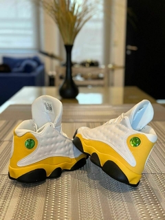 Air Jordan Retro 13 Amarillas en internet